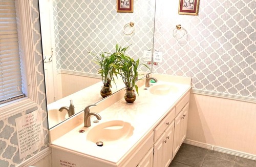 Far North Dallas House | Homestayy