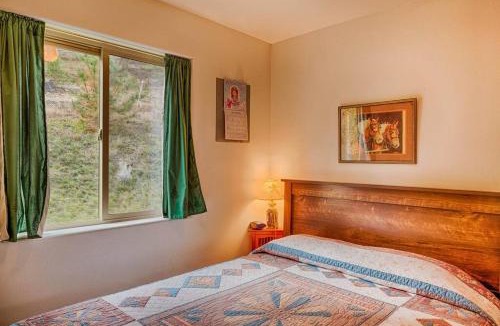 Oroville Apartment | Homestead Cabin - Eden Valley