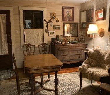 Marshall Apartment | Homestead cottage
