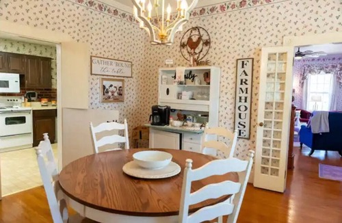 Ansted House | Homestead Estate- New Listing!