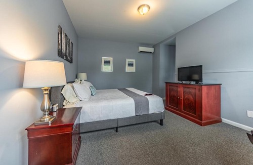 New Milford Bed & Breakfast | Homestead Inn