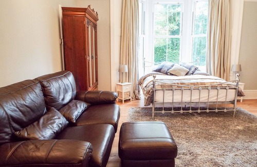 Lympsham Cottage | HOMESTEAD WEST WING, romantic, with open fire in Bleadon