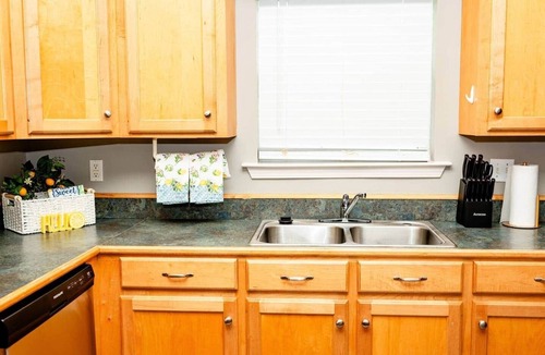 Broussard House | Hometown Hideaway King Suite