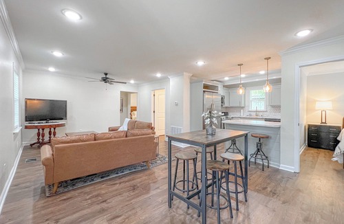 Starkville House | Hometown Hideaway, Walk to Main St, Starkville