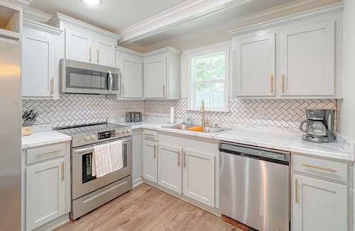Starkville House | Hometown Hideaway, Walk to Main St, Starkville