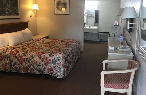 Berea Hotel | Hometown Inn Berea