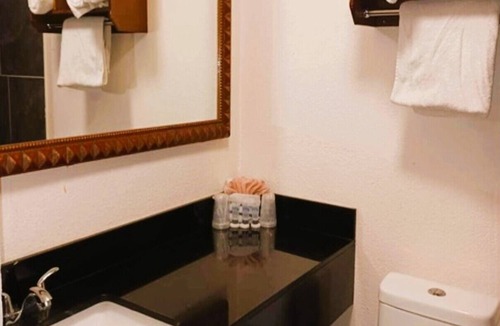 Lakin Hotel | HomeTown Inn By OYO Lakin, KS
