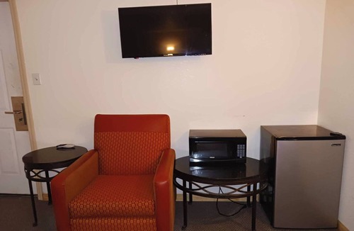 Lakin Hotel | HomeTown Inn By OYO Lakin, KS