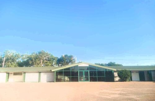Lakin Hotel | HomeTown Inn By OYO Lakin, KS