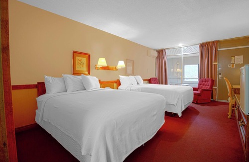 Liberal Hotel | HomeTown Inn by OYO - Liberal, KS