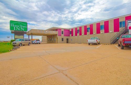 Liberal Hotel | HomeTown Inn By OYO - Liberal, KS