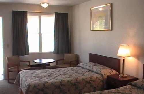 Galion Hotel | Hometown Inn Galion