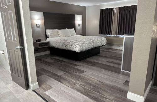 Belle Plaine Hotel | HomeTown Inn & Suites