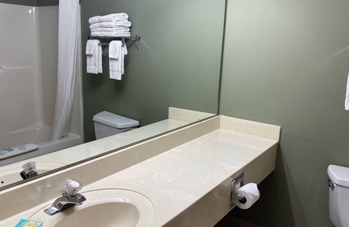 Indian River Hotel | Hometown Inn