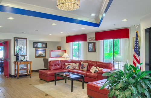 Thomasville Hotel | Hometown Inn