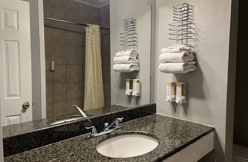 North Hills East Hotel | Hometown Inns North Hills