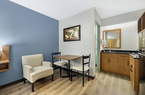 Bowmansville Hotel | HomeTowne Studios by Red Roof Buffalo - Niagara Airport