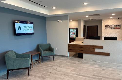 Fort Myers Hotel | HomeTowne Studios by Red Roof Fort Myers