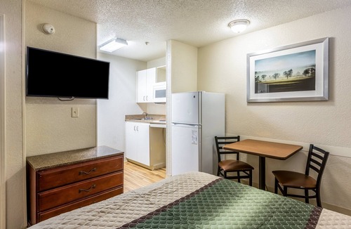 Gainesville Hotel | HomeTowne Studios By Red Roof Gainesville, GA