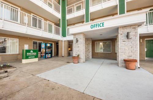 Mesquite Hotel | HomeTowne Studios by Red Roof Dallas - Mesquite