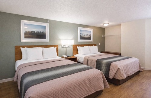 George Bush Park/Eldridge Hotel | HomeTowne Studios by Red Roof Houston - West Oaks/Energy Corridor