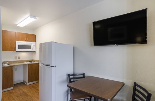 Salem Hotel | HomeTowne Studios by Red Roof Salem, OR