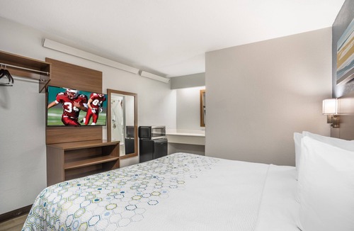 Conestee Hotel | Hometowne Studios Greenville
