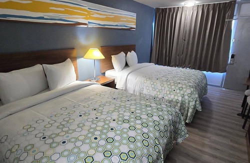 LaGrange Hotel | HomeTowne Studios LaGrange