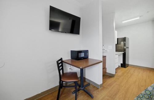 Norcross Hotel | HomeTowne Studios Atlanta – Peachtree Corners