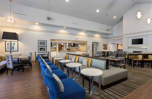Ellendale Hotel | Homewood Suites : 1BR w/Breakfast, Pool&Gym