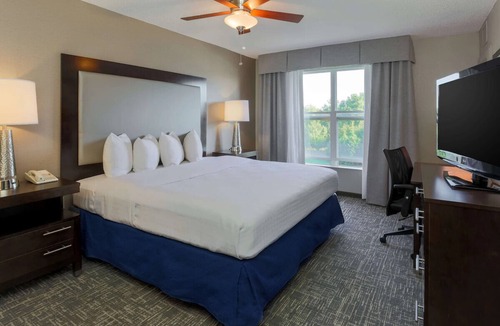 Ellendale Hotel | Homewood Suites : 1BR w/Breakfast, Pool&Gym