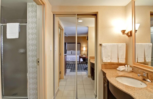 Gateway Hotel | Homewood Suites by Hilton Toronto Mississauga