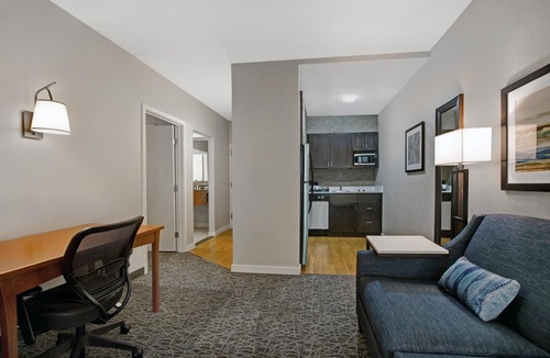 Lincolnshire Hotel | Homewood Suites by Hilton Chicago-Lincolnshire