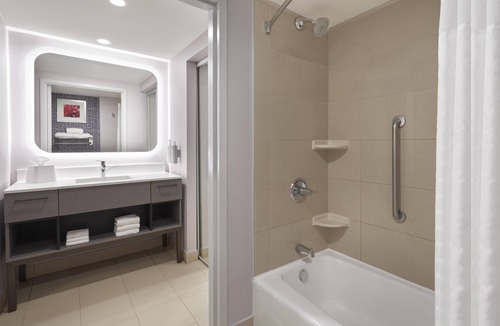 Vaughan Hotel | Homewood Suites by Hilton Toronto Vaughan