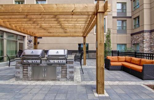 Township of Woolwich Hotel | Homewood Suites by Hilton Waterloo/St. Jacobs