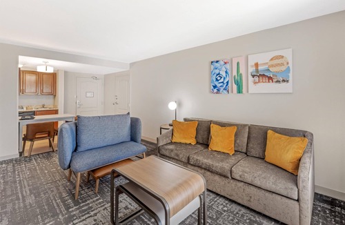 Bonanza Hotel | Homewood Suites by Hilton Laredo at Mall del Norte