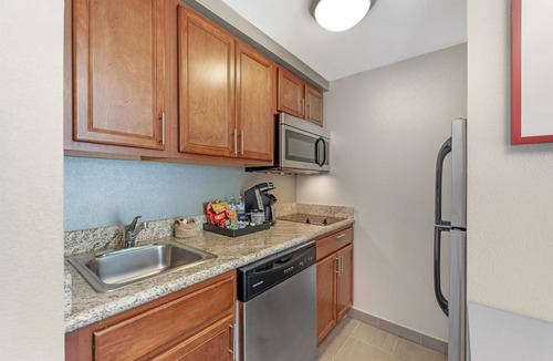 Bonanza Hotel | Homewood Suites by Hilton Laredo at Mall del Norte