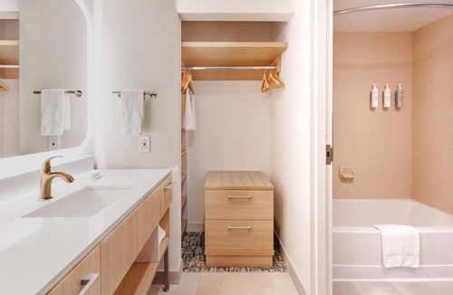 Fishers Hotel | Homewood Suites by Hilton Rochester - Victor