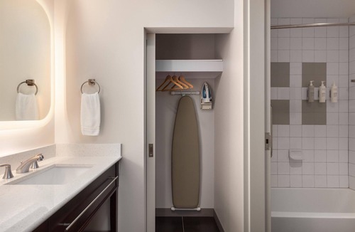 McNeil Hotel | Homewood Suites by Hilton TechRidge Parmer @ I-35