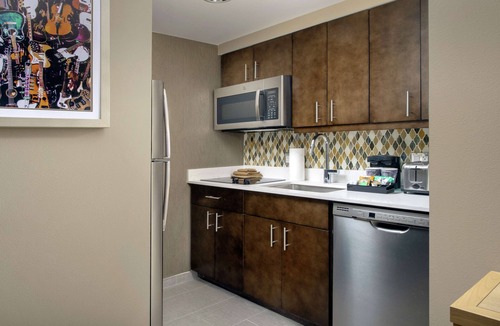Rainey Street Historic District Hotel | Homewood Suites by Hilton Austin Downtown