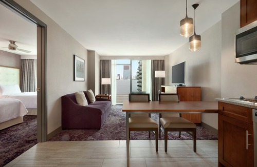 South Loop Hotel | Homewood Suites by Hilton Chicago Downtown South Loop
