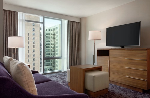 South Loop Hotel | Homewood Suites by Hilton Chicago Downtown South Loop