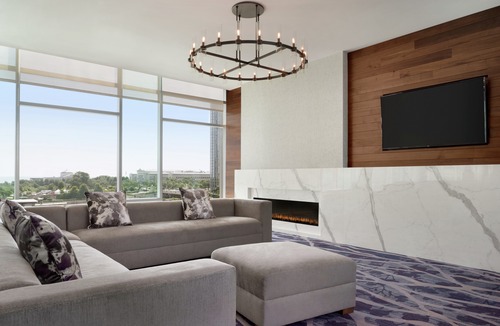 South Loop Hotel | Homewood Suites by Hilton Chicago Downtown South Loop