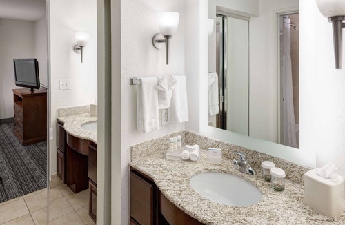 Biggs Field Hotel | Homewood Suites by Hilton El Paso Airport