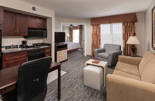 Schaumburg Hotel | Homewood Suites by Hilton Chicago - Schaumburg