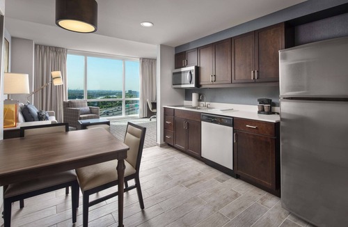 Teaneck Hotel | Homewood Suites by Hilton Teaneck Glenpointe