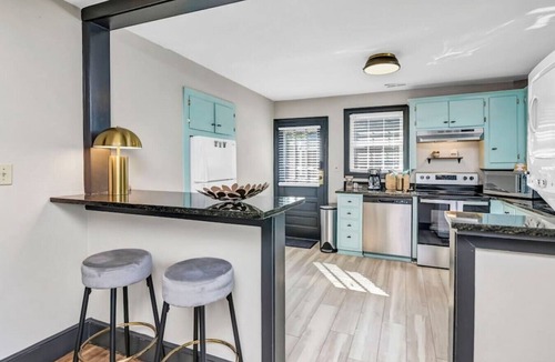 Earlewood House | Homey 2BR in Earlewood
