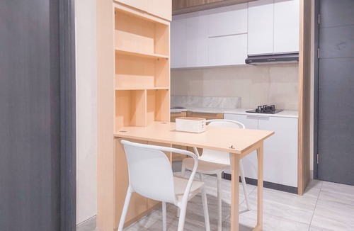 Pinang Apartment | Homey And Good Place 2Br At Collins Boulevard Apartment