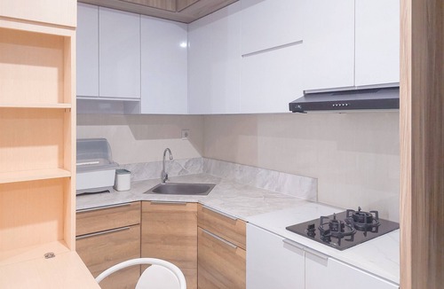 Pinang Apartment | Homey And Good Place 2Br At Collins Boulevard Apartment