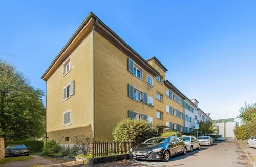 Seebach Apartment | Homey Comfort in Oerlikon